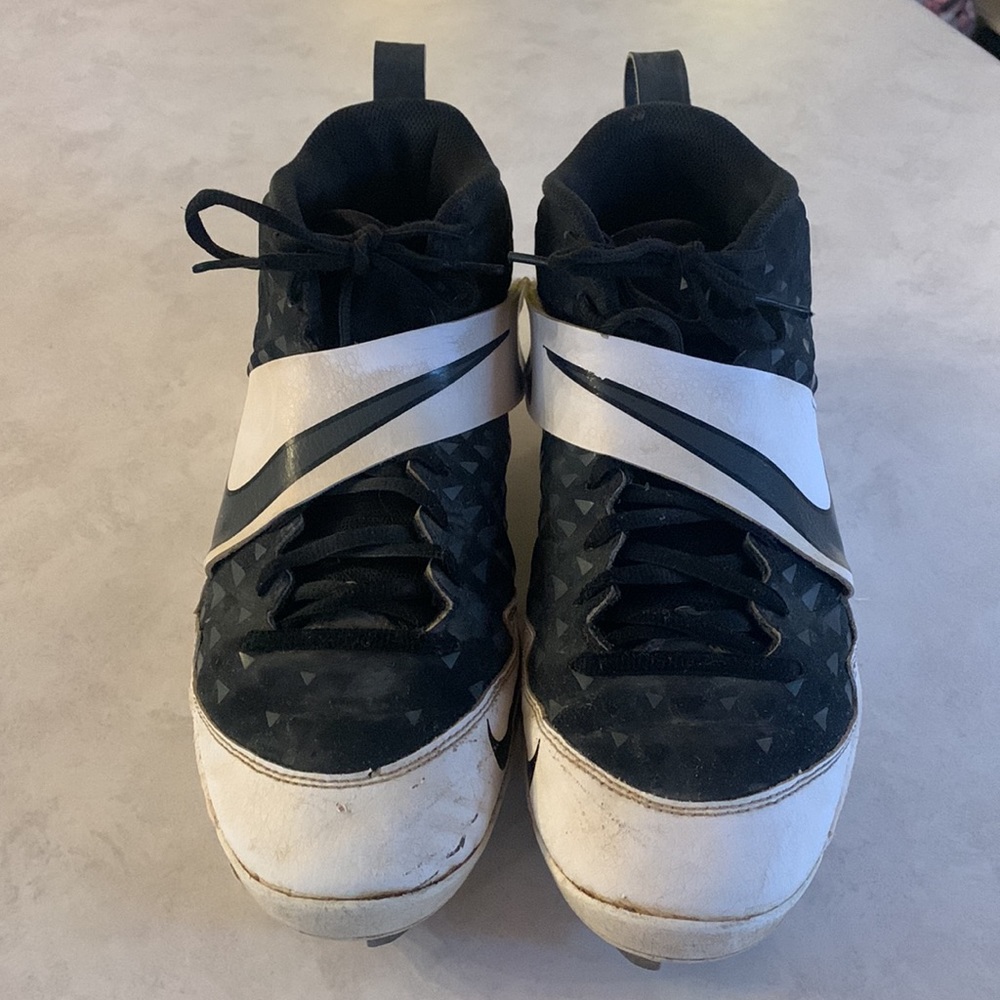 Nike metal baseball cleats size 10.5